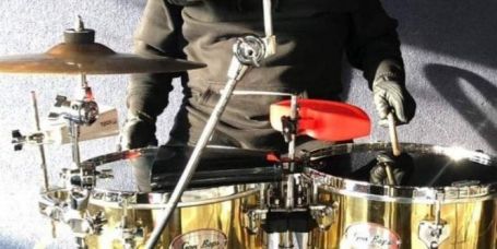 La orquesta La Fortaleza presenta al primer componente de la gira 2023